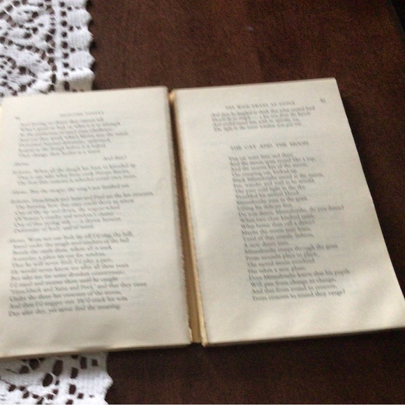 Yeats poetry Book - Picture 4 of 6